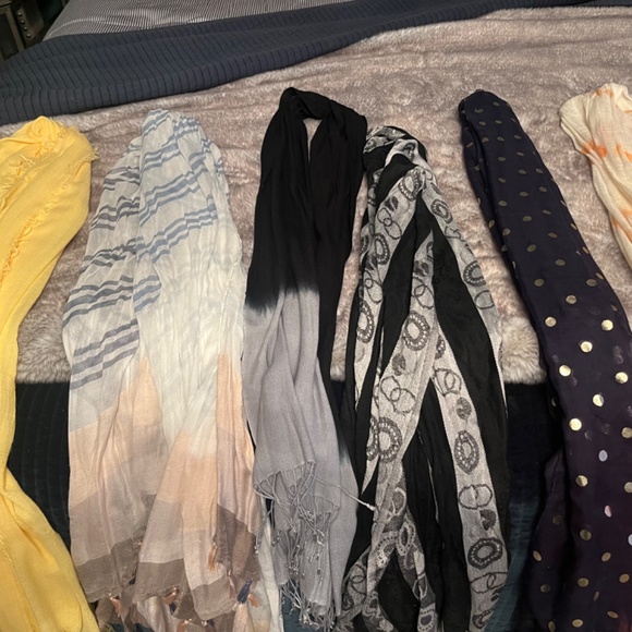 Moving CLEANOUT!! - Picture 13 of 16